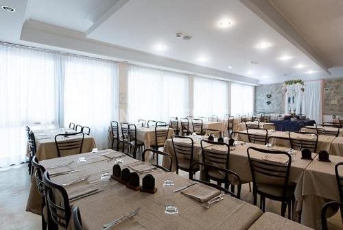 gallery_image_hidden_9