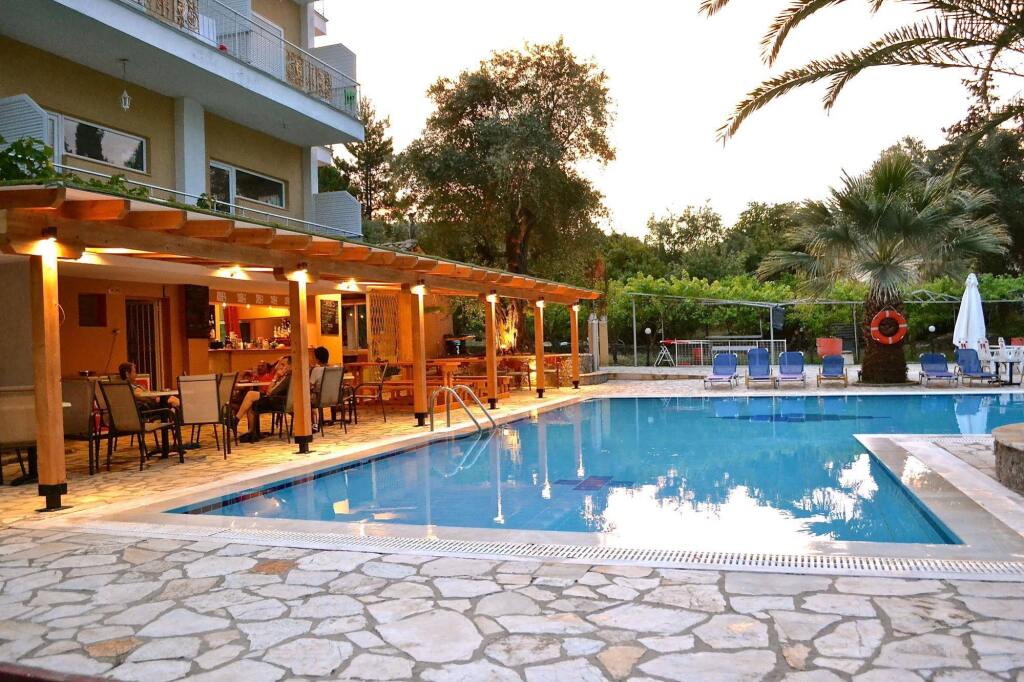 Hotel Paloma Blanca 3 *