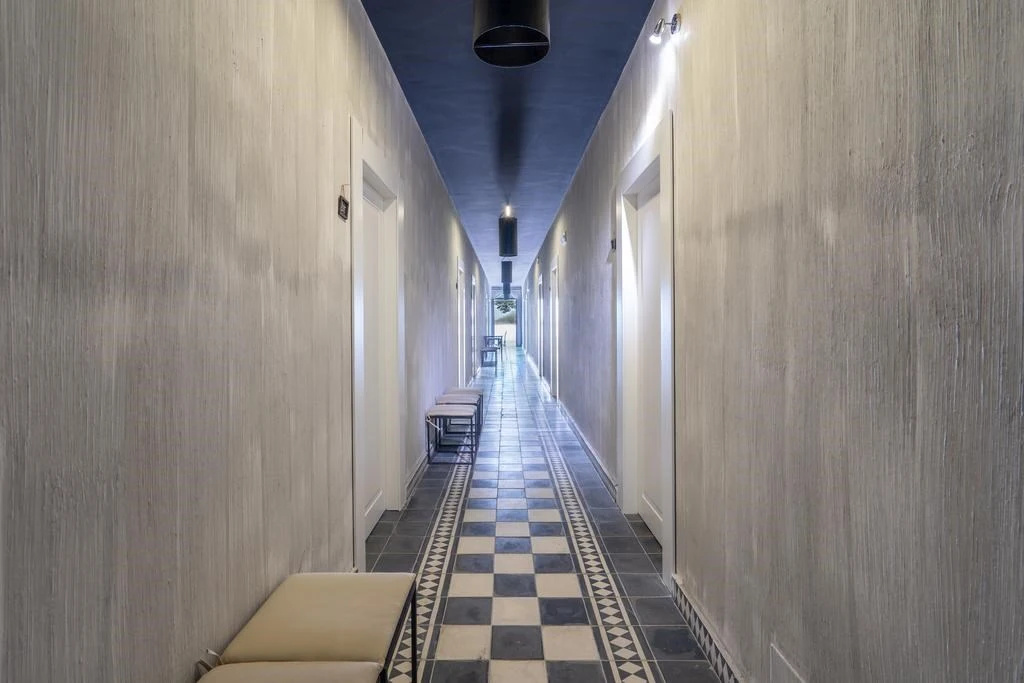 Lobby & Reception