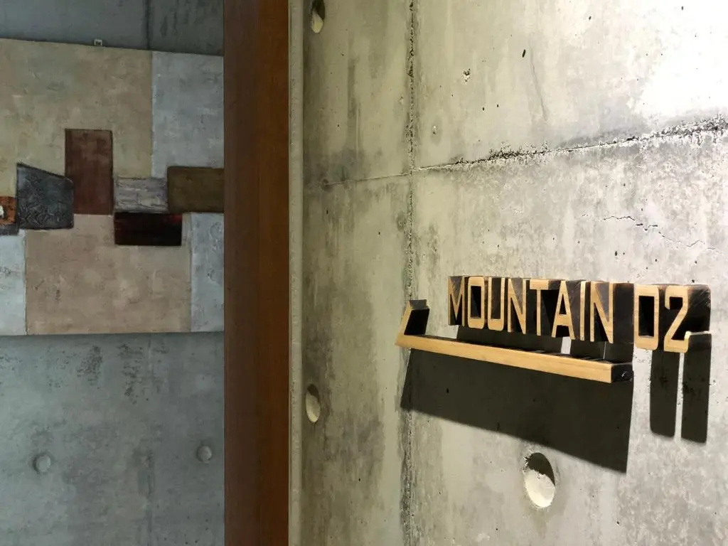 Standard room with mountain view
