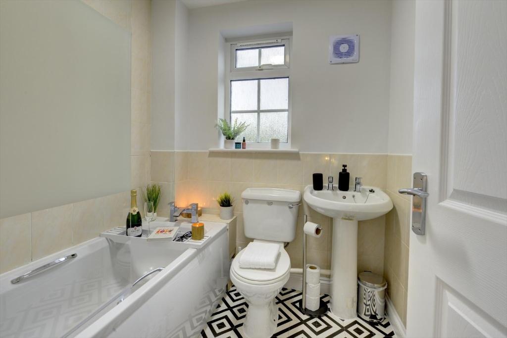 The Snagge I eco-Serviced Accommodation I A Cute Detached House I Large Garden I Pet Friendly I Free Parking I By SILVA