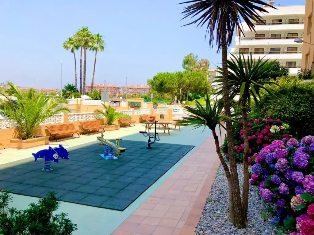 Apartamento frente al mar con piscina