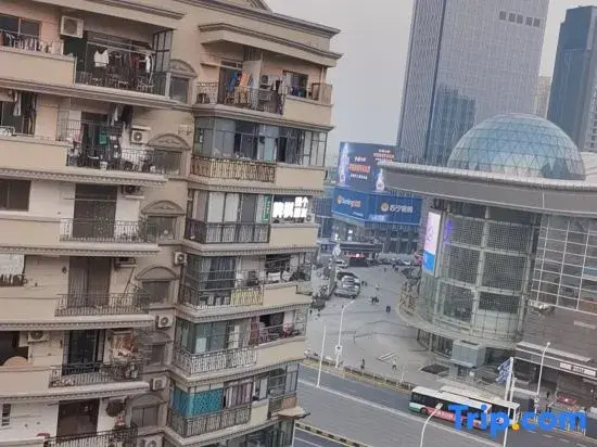X9 E-sports Movie Homestay (Guanggu Plaza)