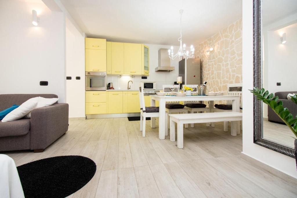 Отель Apartments Satis, фото 1