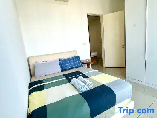 D’pristine 4 bedroom 1725 opp legoland and medini
