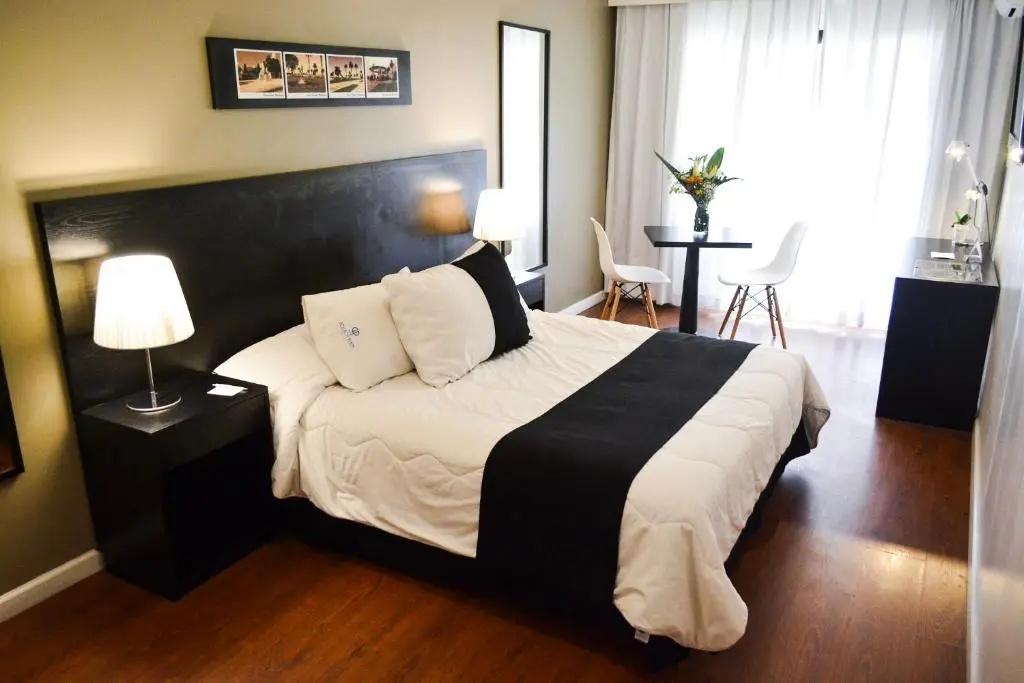 Pocitos Plaza Hotel - Chambres