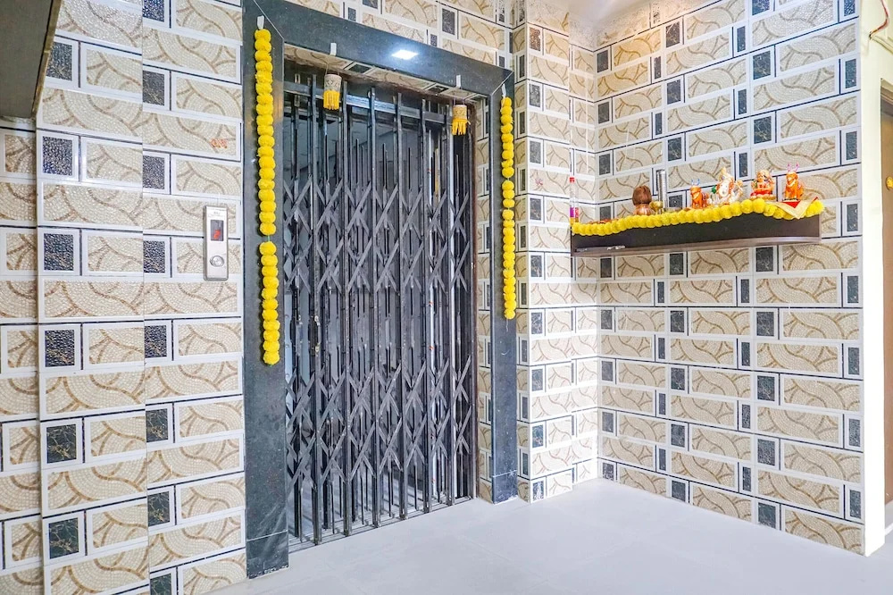 Fabhotel Om Sai