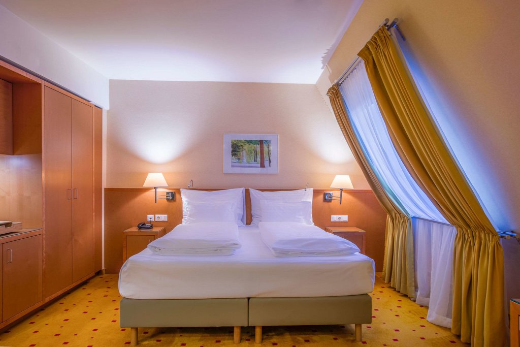 Отель Quality Hotel Vienna (By Ostrovok