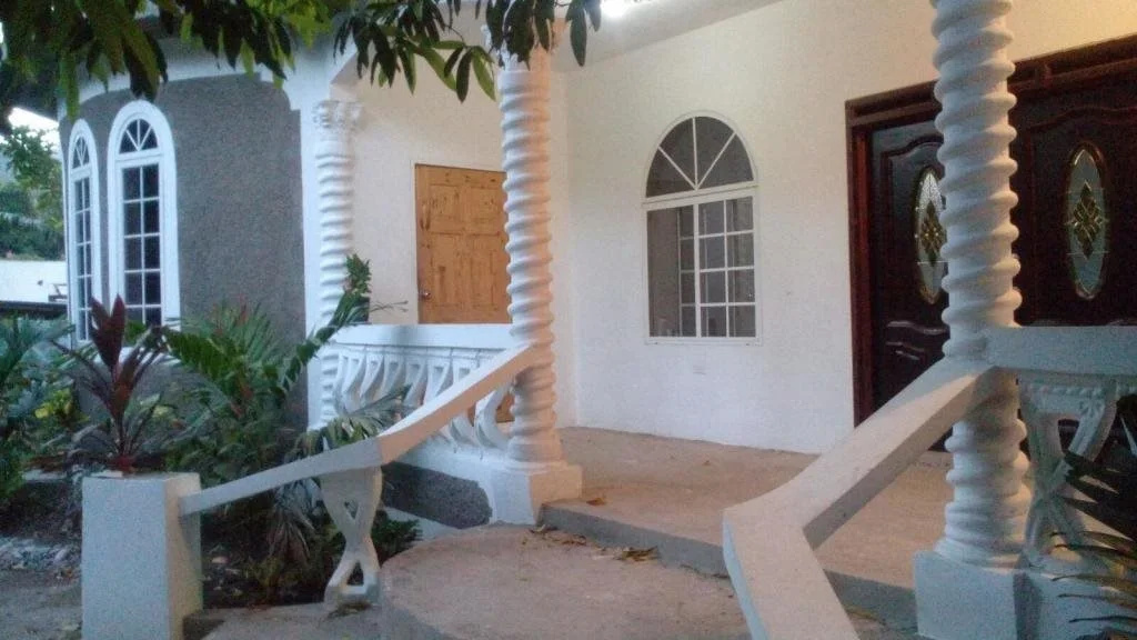 Mango Inn Kingston