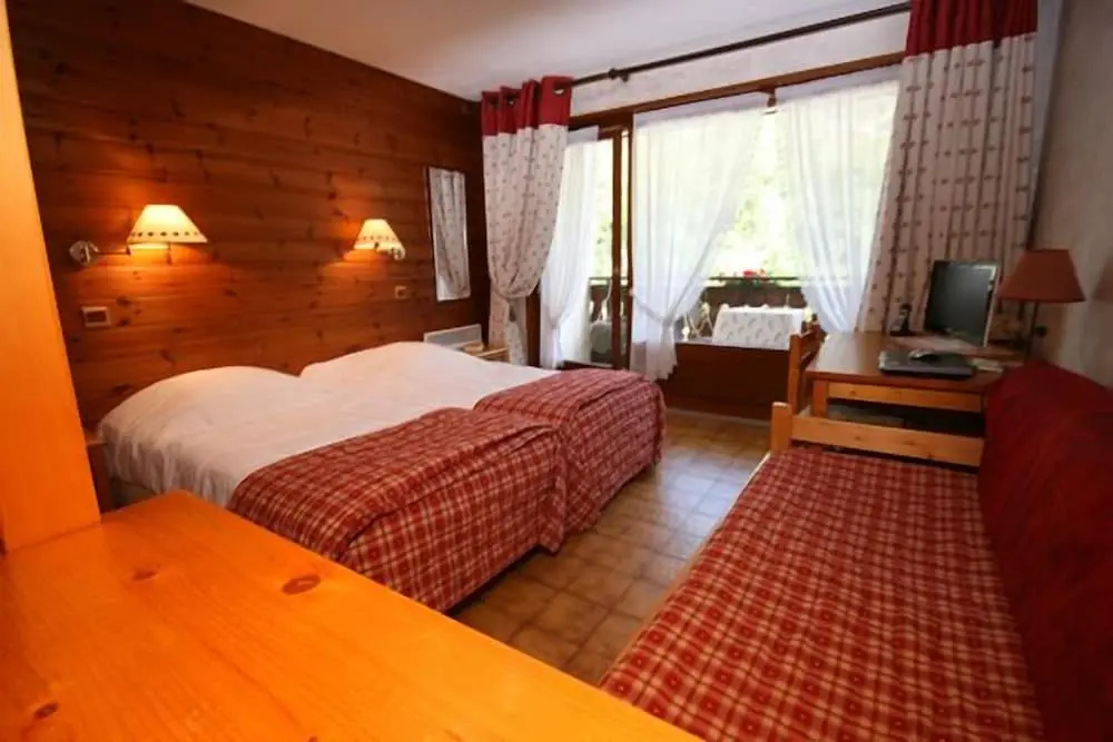 Standard Triple room with balcony