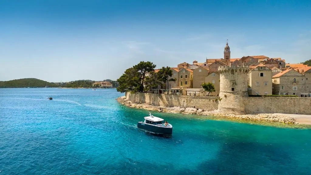 Beach & Waterfront