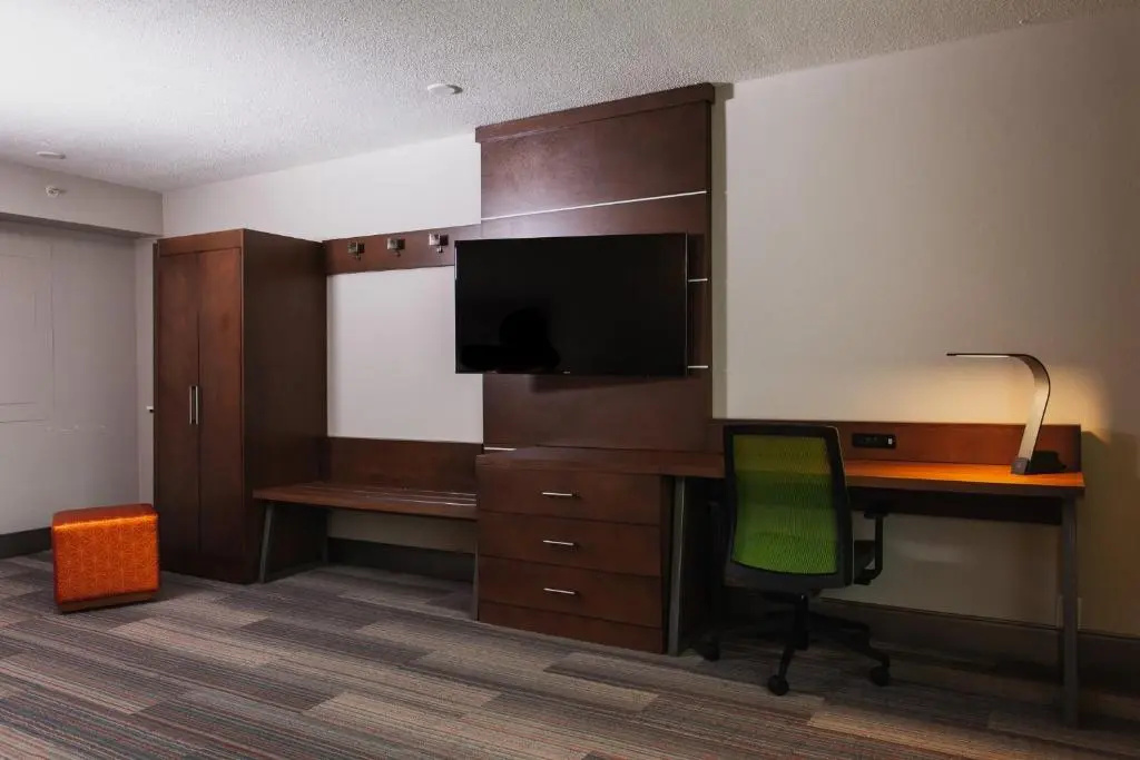 Holiday Inn Express & Suites Atlanta N-Perimeter Mall Area by IHG - Chambres