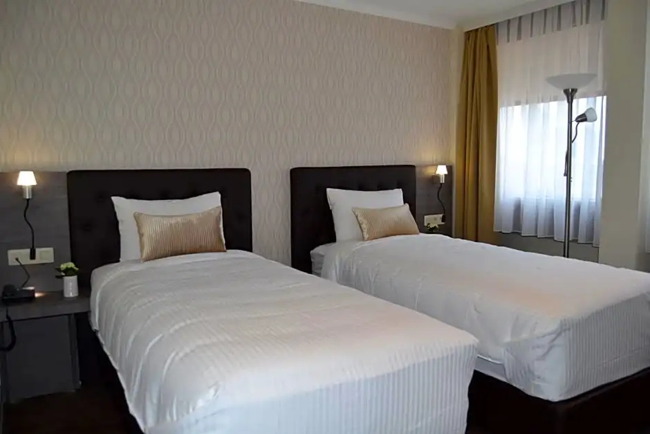 The Helmet Hotel - Chambres