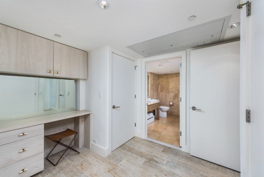 Eco-hotel Condo #239377 2 Bedrooms 2.5 Bathrooms Hotel Room