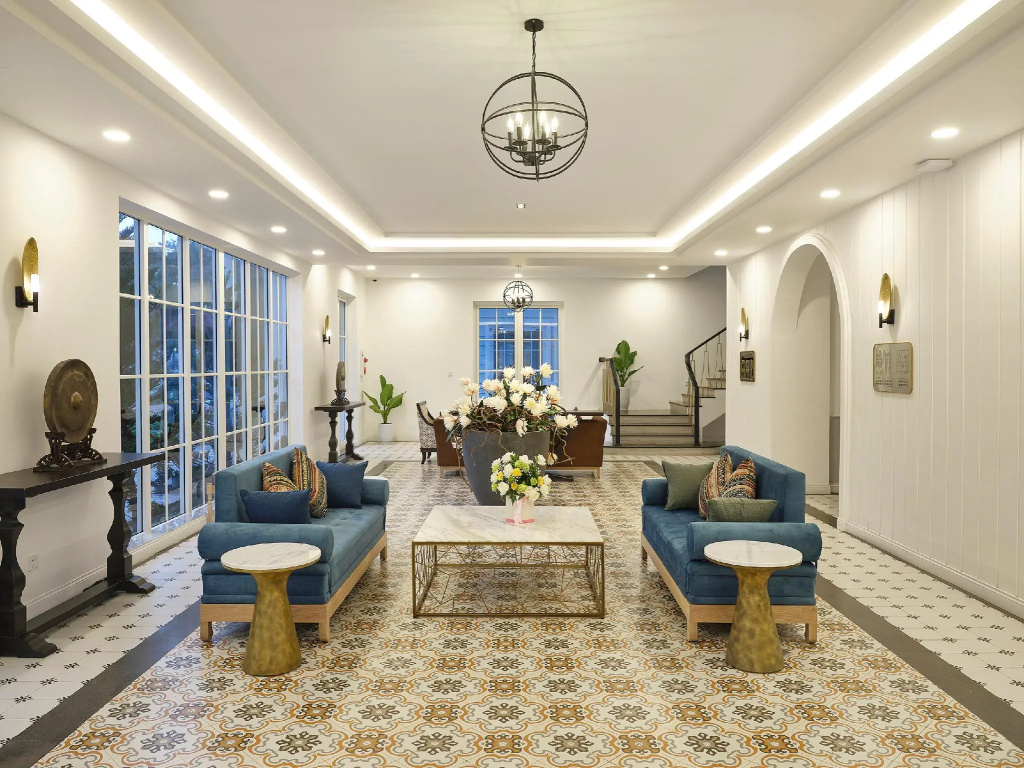 Lobby & Reception