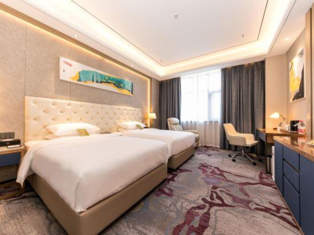 Mercure Hotel (Zhumadian Lijin)