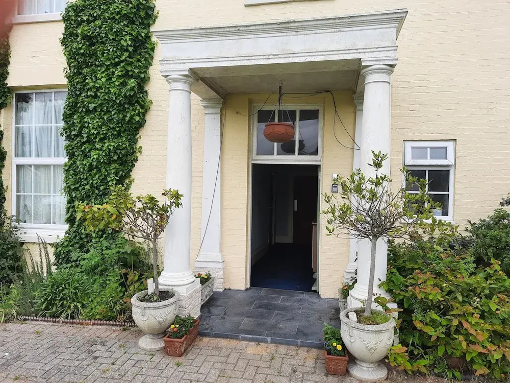 Self Contained Apartment in Winterton Hall