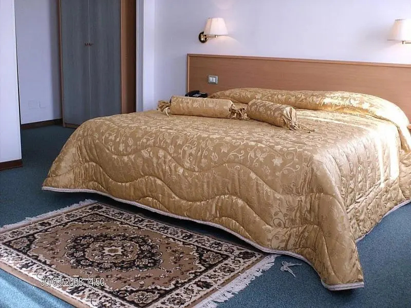 Standard Double room with balcony (full double bed)