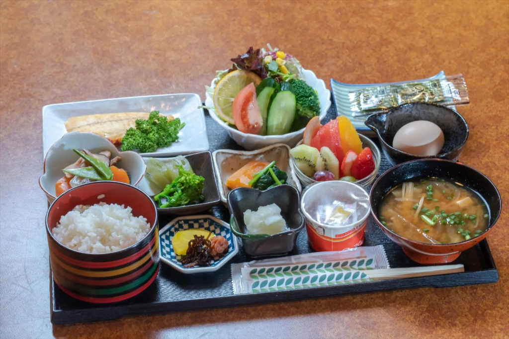 Food & Beverage