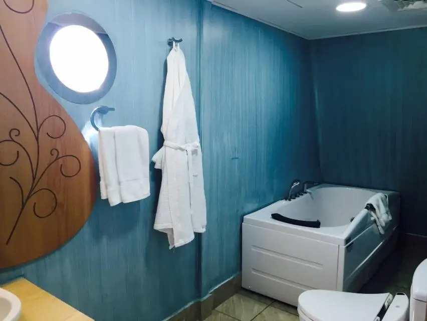 三倍套房,享有水景