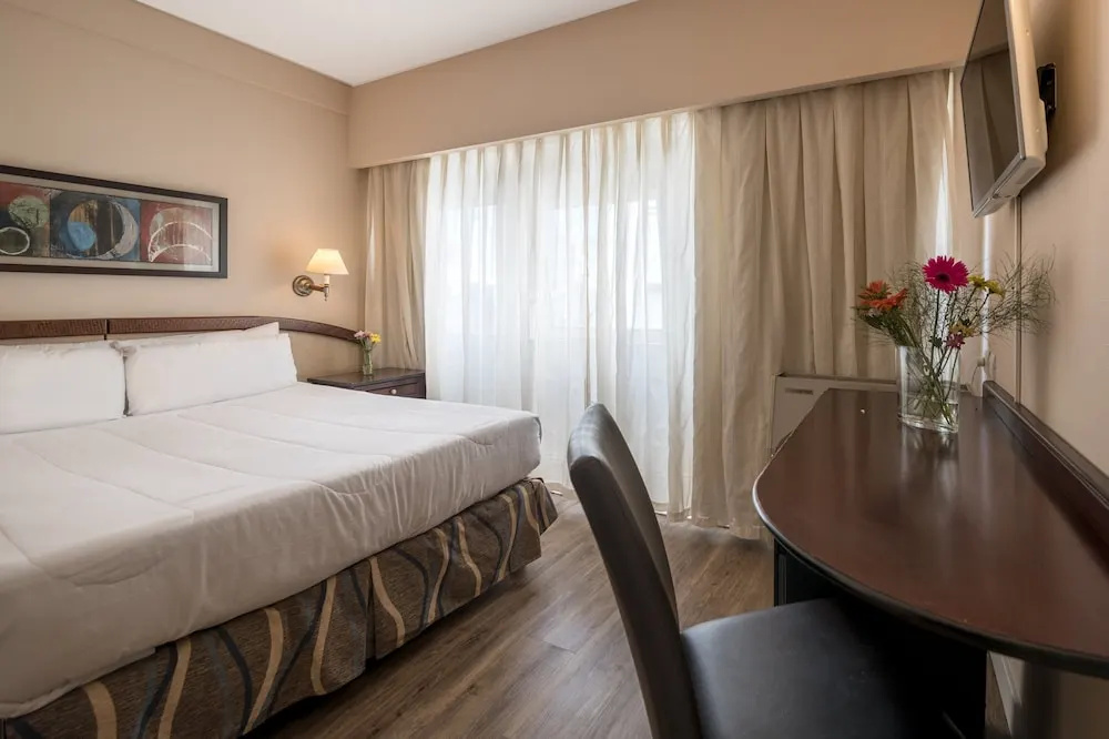 Classic room with city view