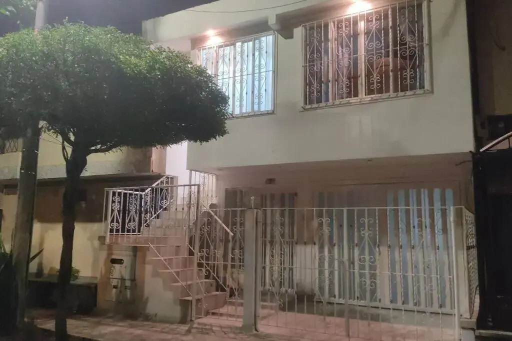 Agradable apto independiente con tres cuartos y capacidad para 5 personas, equipada para una agradable estadia