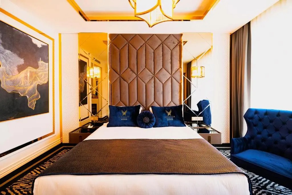 Lobby & Reception