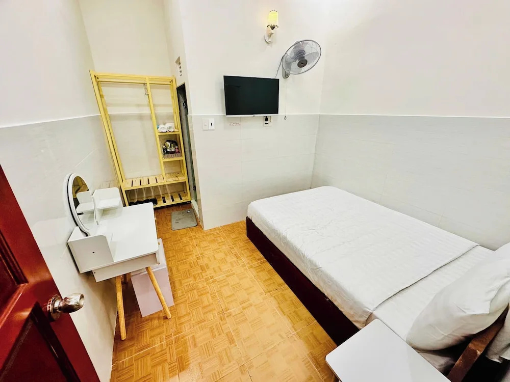 Kat Hotel — 2