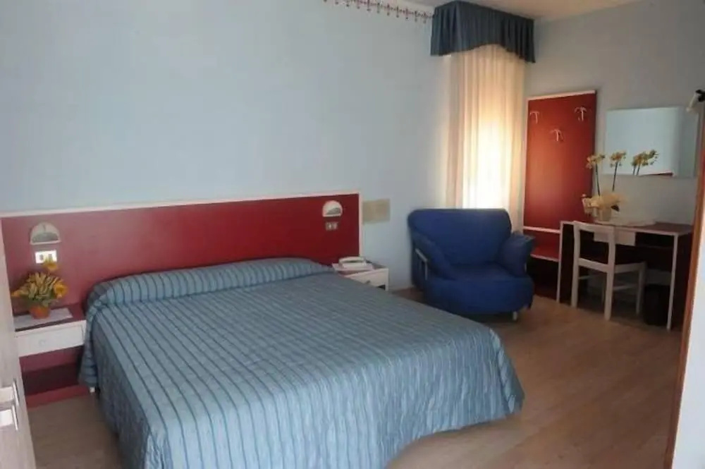Standard Triple room with balcony
