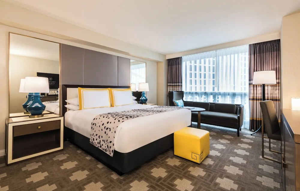 Julius Signature Level Executive Double Suite (full double bed)