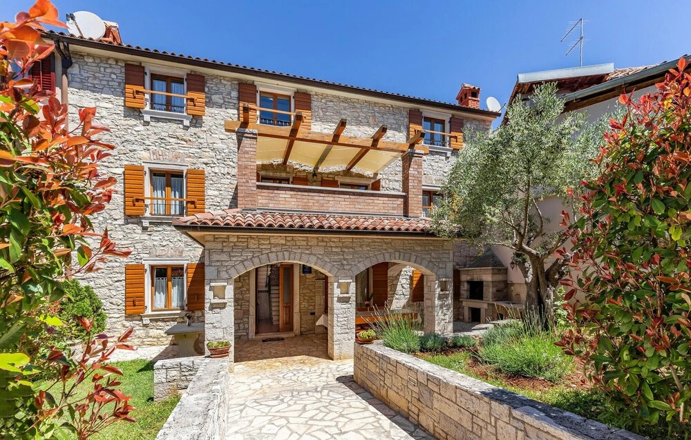 Amazing Home in Medulin With Wifi and 4 Bedrooms