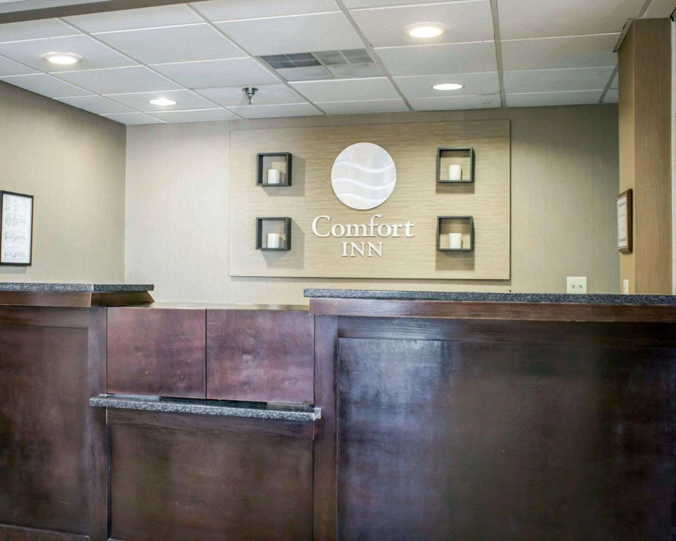 Lobby & Reception