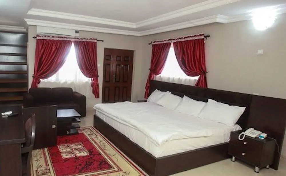 Deluxe Apartment