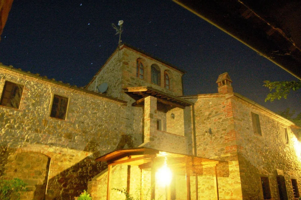 Apartment at the Gates of the Chianti Between Siena and Arezzo