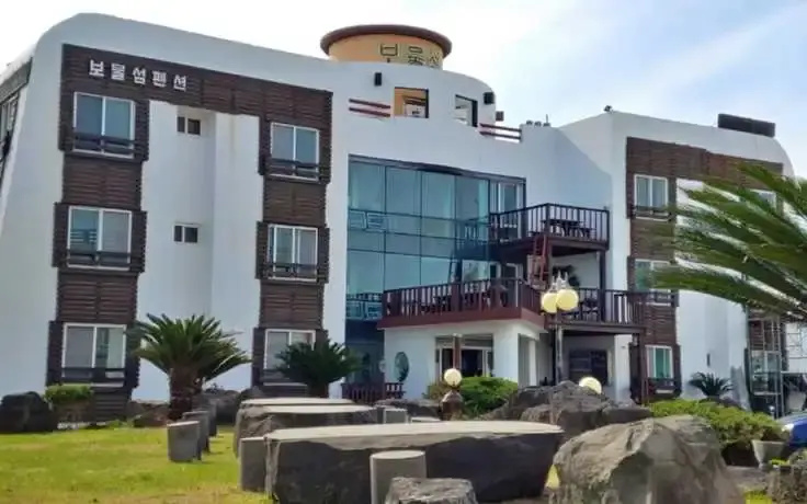 Seogwipo Treasure Island Pension