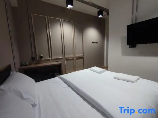 Superior Double room (full double bed)