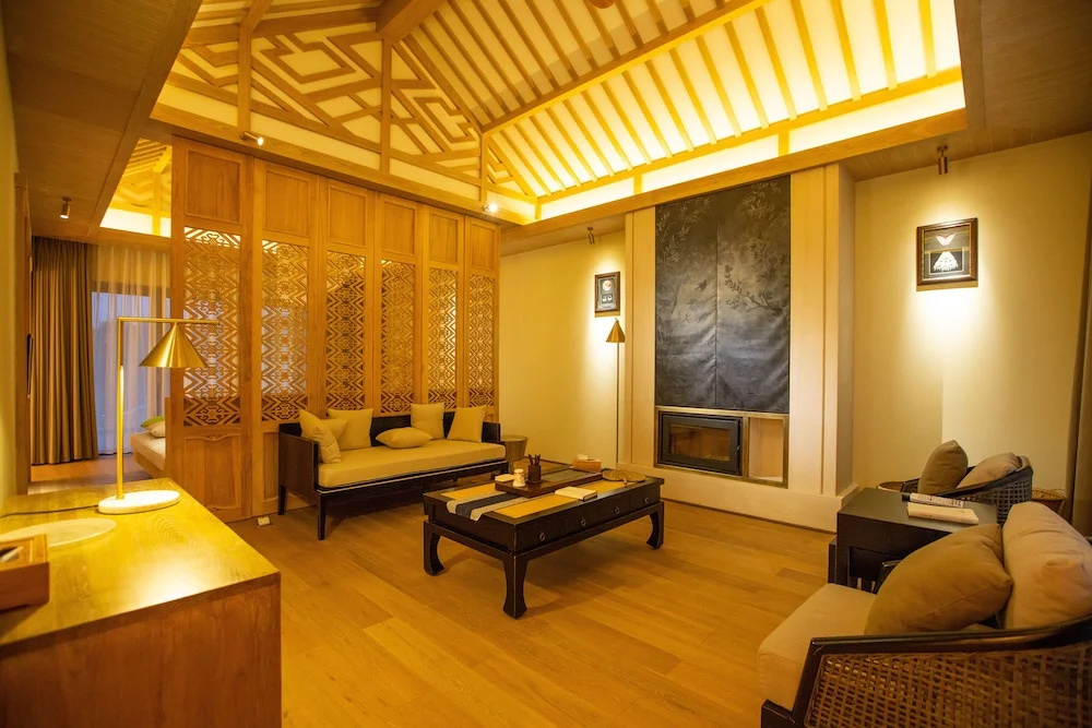Lobby & Reception