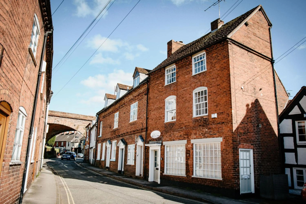 Whispering Place 12a - Luxury Georgian House - Honeymoon Bridal Suite - Severn valley Railway - Family - Sleeps 6