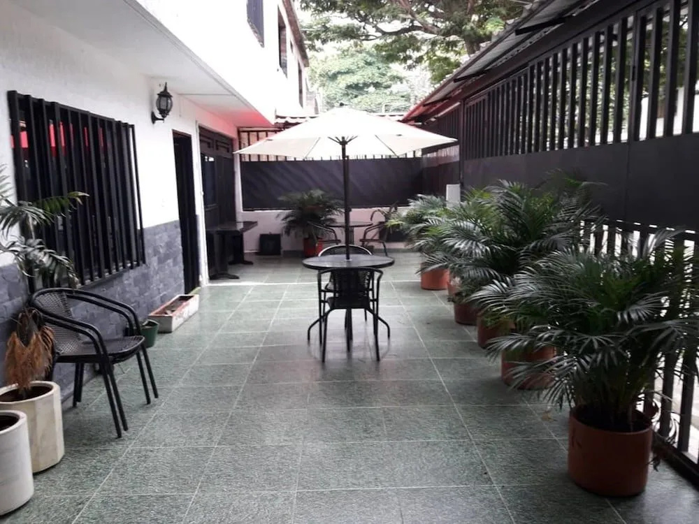 Aparta Hotel El Bosque zz
