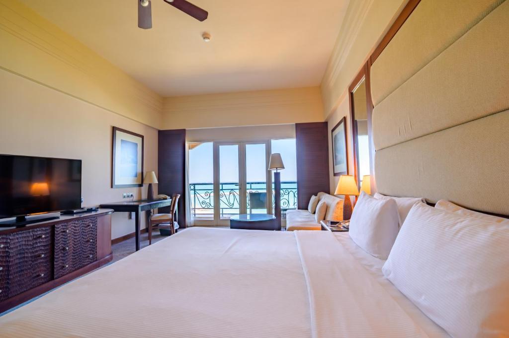 Danat Jebel Dhanna Resort