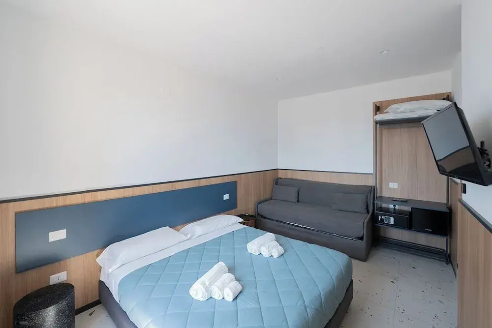 Standard Double Family room with courtyard view (full double bed)