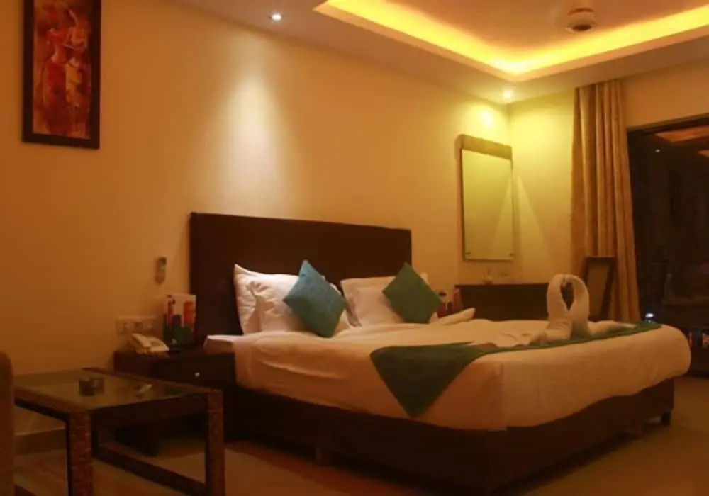 Deluxe Double room (full double bed)
