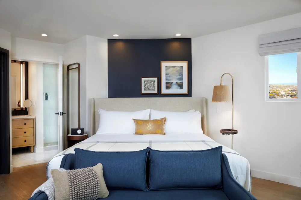 Deluxe Double room oceanfront (full double bed)