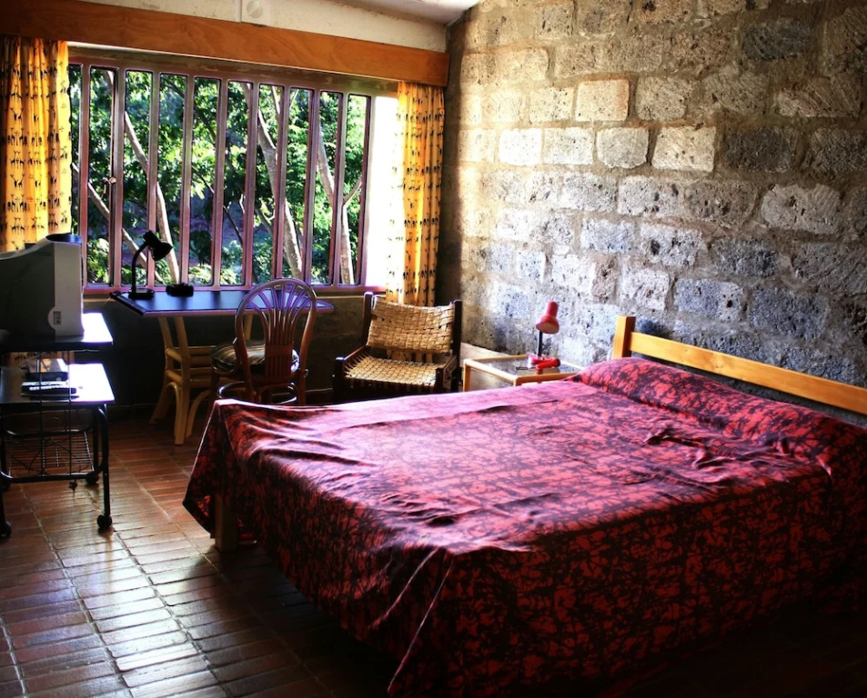 Deluxe Double Basement room with river view (full double bed)