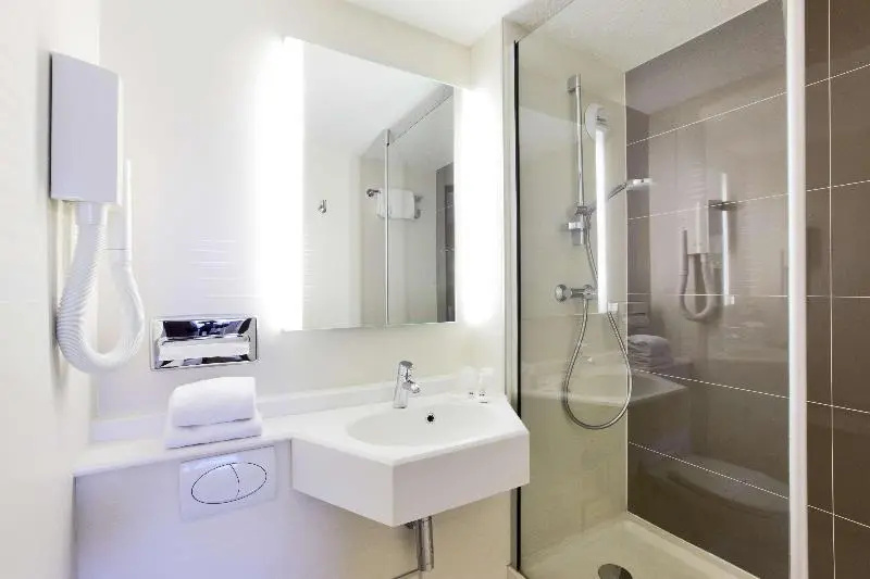Kyriad Nevers Centre - Chambres