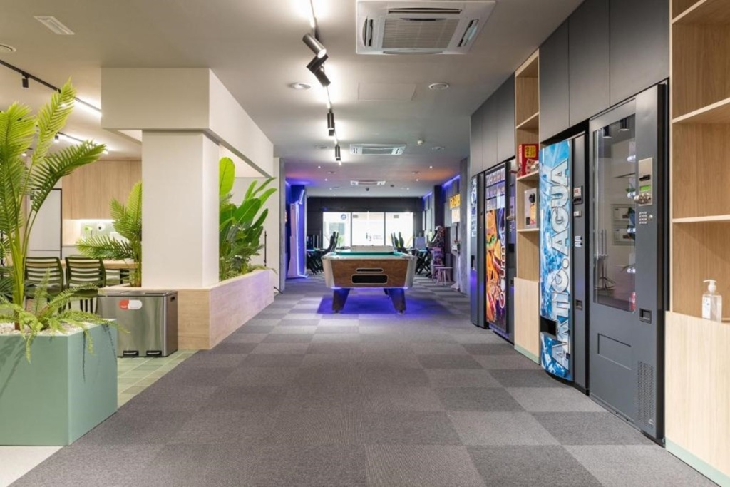 Lobby & Reception