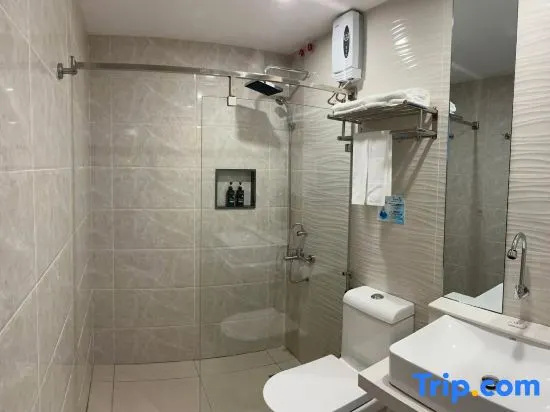 Kuadro Hotel & Suites