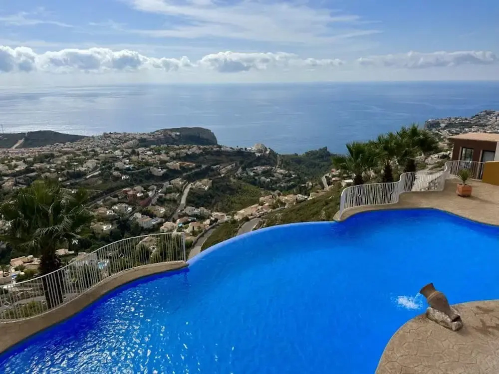 Two Bedroom Apartment With Breath-taking Views