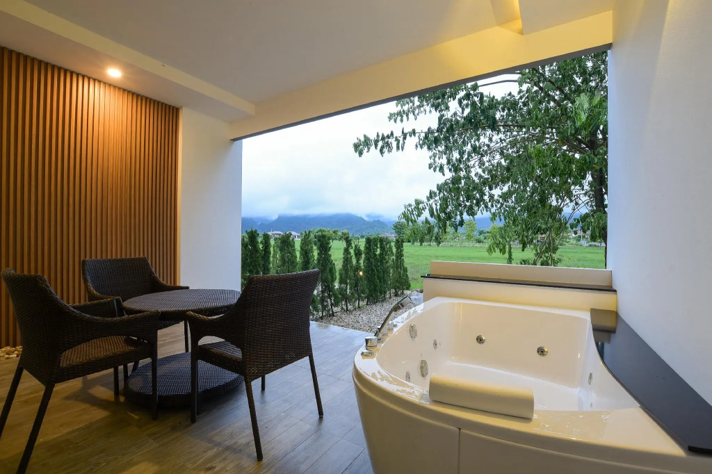 Superior Double room (full double bed)