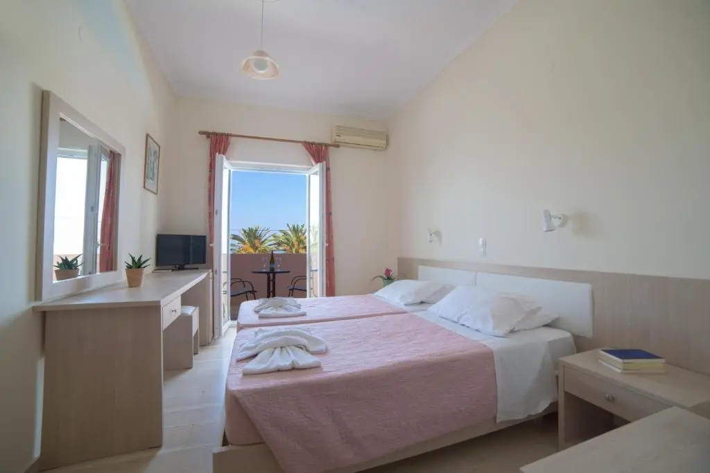 Standard Double room with sea view (twin beds)